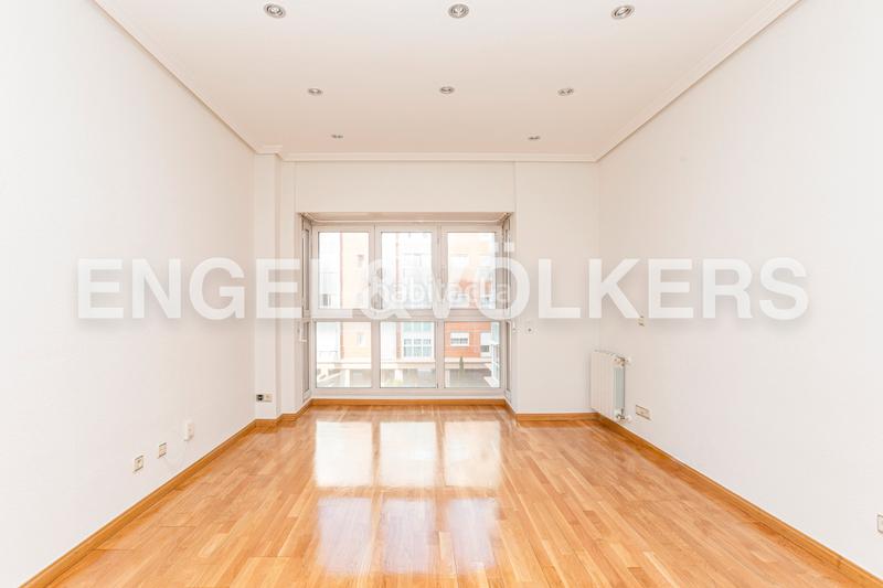 Foto 56ec4ce6-16b5-4ad5-bd39-0e46ac1401d0. Location appartement avec chauffage parking piscine dans Madrid