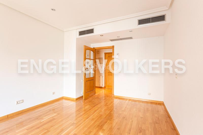 Foto 6c10051c-7029-471c-9d45-2249e61b9012. Location appartement avec chauffage parking piscine dans Madrid