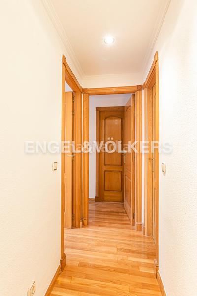 Foto 7dc694dd-23af-4be8-aa27-f0b1c7c17148. Location appartement avec chauffage parking piscine dans Madrid