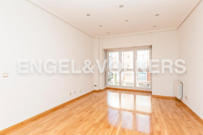 Foto 9e7caa7a-ff70-45c2-b2c3-2f27526065c4. Location appartement avec chauffage parking piscine dans Madrid