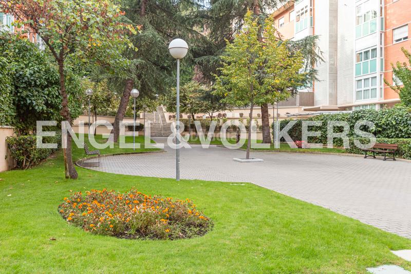 Foto bd6ea536-8774-43d7-be4a-d572e7a9ad5e. Location appartement avec chauffage parking piscine dans Madrid