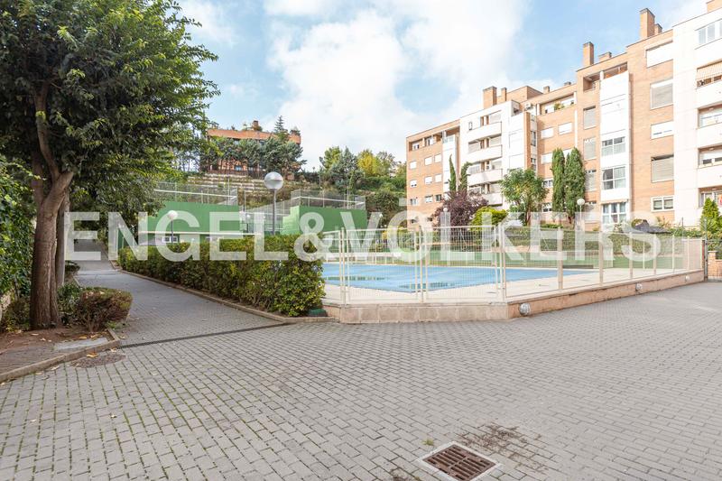 Foto cf0ef502-30dc-481d-a727-b77ec3105d7c. Location appartement avec chauffage parking piscine dans Madrid