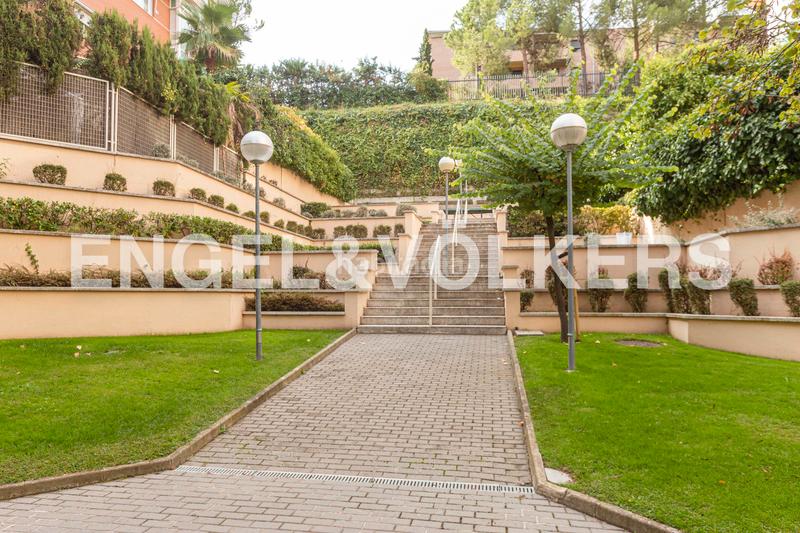Foto e12b0b6e-25b8-4c77-b96d-d48559b24fe1. Location appartement avec chauffage parking piscine dans Madrid