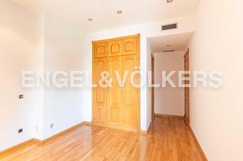 Foto f2774e25-f6c5-4b79-8bbf-20b8e7ddc813. Location appartement avec chauffage parking piscine dans Madrid