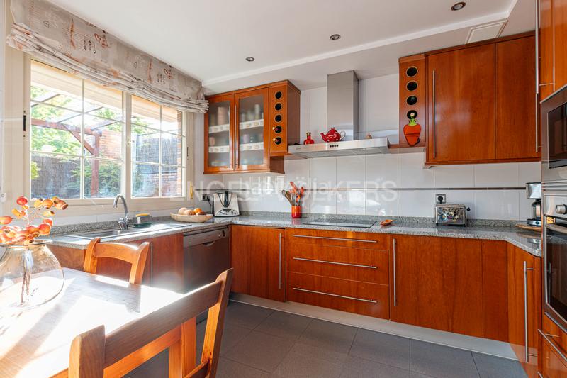 Foto e8811019-420f-440b-aa8c-9e82f61bb2a9. Haus mit heizung parking pool in Viñas Viejas Boadilla del Monte