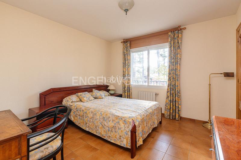 Foto 0a7281da-07b2-409a-9471-446bc0bdfc25. Casa amb calefacció a Abantos-Carmelitas San Lorenzo de El Escorial