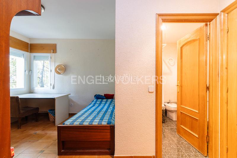 Foto 483a92ae-11ef-420f-9d50-18b46f45b582. Casa amb calefacció a Abantos-Carmelitas San Lorenzo de El Escorial