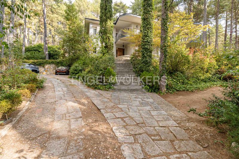 Foto 94ac5b0b-f36a-4dcd-9056-db00cc0391aa. Casa amb calefacció a Abantos-Carmelitas San Lorenzo de El Escorial