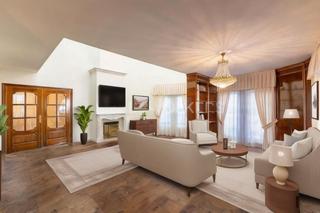 Casa a Urbanizaciones. Gran chalet individual en rivas con piscina y jardín privado