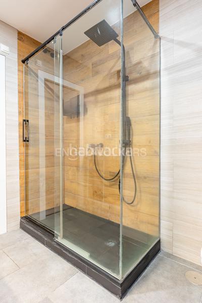 Foto 2837a48a-391e-4edb-a4cc-c183266b286a. Miete zweistöckige wohnung mit heizung in Fuente del Berro Madrid