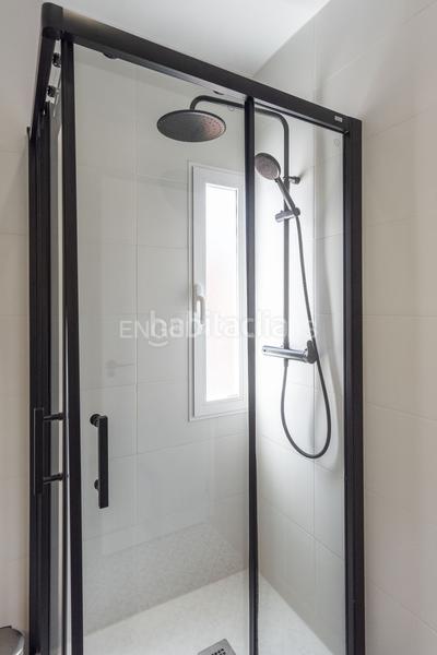 Foto f3bd019c-2462-4c6d-8a9f-c652dac95d9a. Location attique avec chauffage dans Hispanoamérica-Bernabéu Madrid