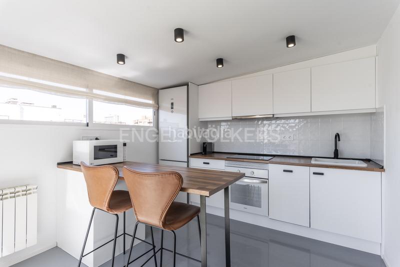 Foto 041b54d3-cbd8-48f1-b9a0-554b7f2588a6. Miete dachwohnung mit heizung in Hispanoamérica-Bernabéu Madrid