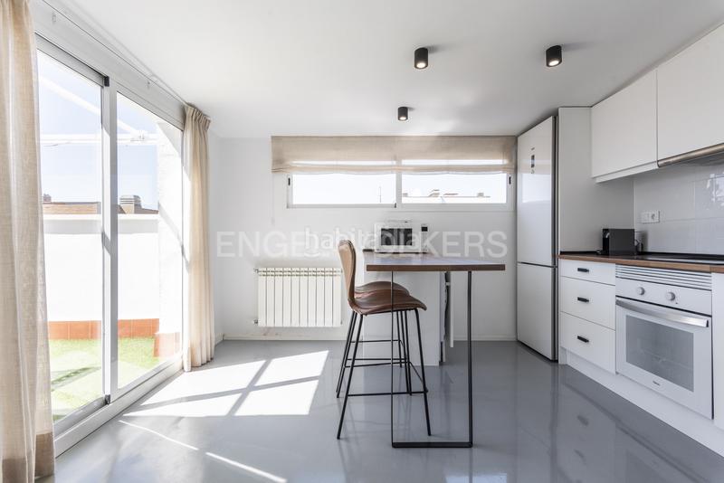 Foto 2a1dd45a-3458-4e76-ba0f-ae9a40d1f773. Miete dachwohnung mit heizung in Hispanoamérica-Bernabéu Madrid