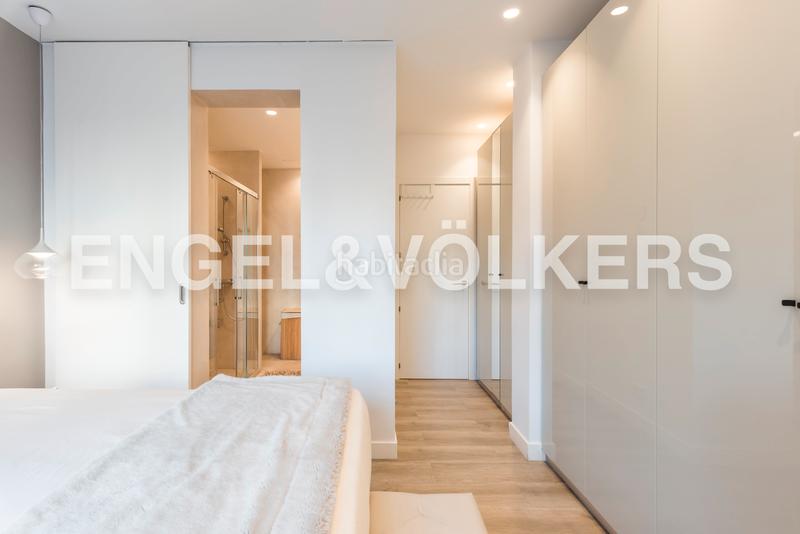 Foto c1d5b8e1-d563-4904-9448-ff4e36e1f2c0. Alquiler apartamento piso de 3 dormitorios dobles amueblado en alquiler en Madrid
