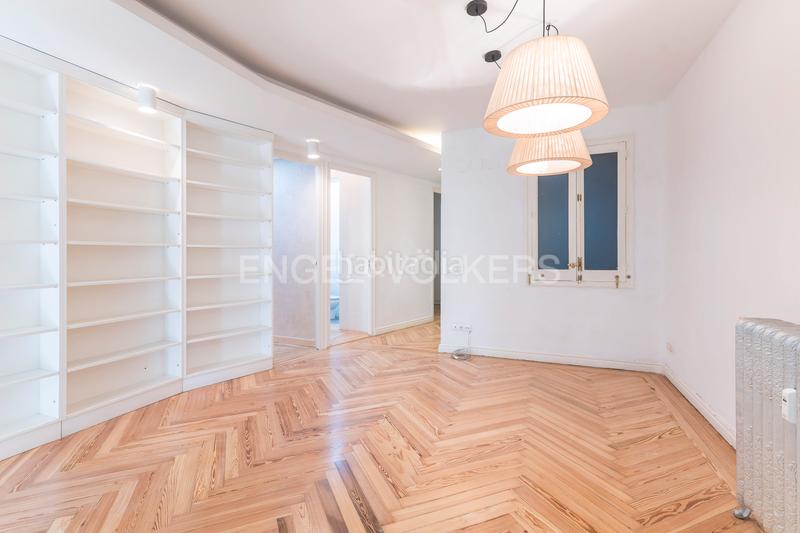 Foto 7e377d95-ba1a-463c-98da-2965332653f2. Lloguer apartament amb calefacció a Jerónimos Madrid