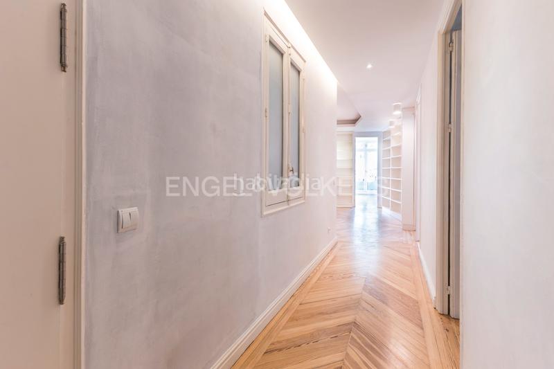 Foto 6bf13b24-cf35-461e-a656-54165606cb5a. Miete appartement mit heizung in Jerónimos Madrid