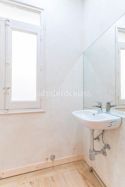 Foto 5af567eb-ed76-4d3d-92b3-eef2ed36cfaa. Rent apartment with heating in Jerónimos Madrid