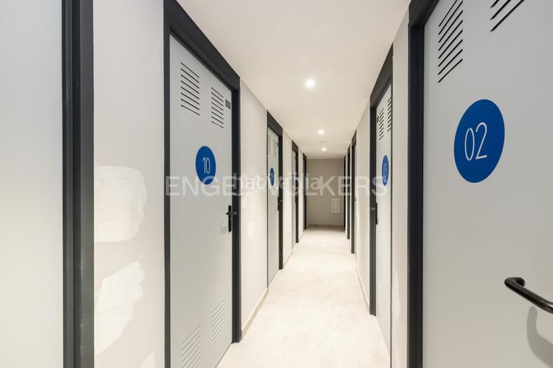 Foto 595d64c7-43d7-40a7-9ed3-c766a6b59849. Alquiler apartamento piso en urbanización de lujo río en Madrid