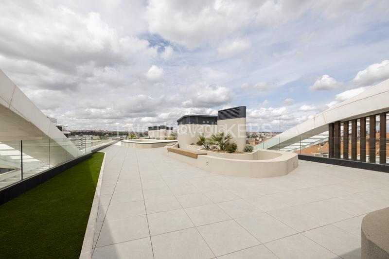 Foto 5079f8e7-422e-44b9-8aae-5b3e431e9798. Rent apartment with heating parking pool in Imperial Madrid