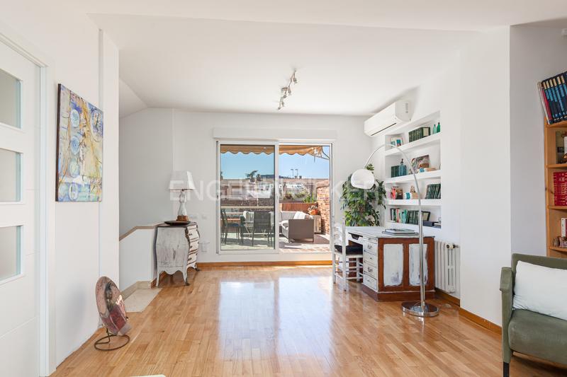 Foto bc1aa2a4-cca1-43e8-90b1-6138589f48b7. Affitto casa con riscaldamento parcheggio piscina in Madrid