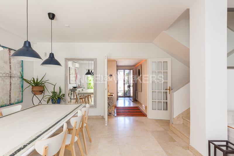 Foto 0d41037b-2537-4e5b-bf72-014e8ef35254. Alquiler casa exclusivo chalet en conde de orgaz con piscina y jardines en Madrid