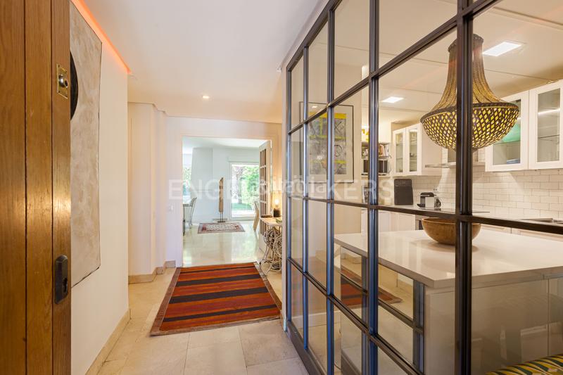 Foto 134f5e2e-5b07-4a2e-9c86-6176ccec687b. Alquiler casa exclusivo chalet en conde de orgaz con piscina y jardines en Madrid