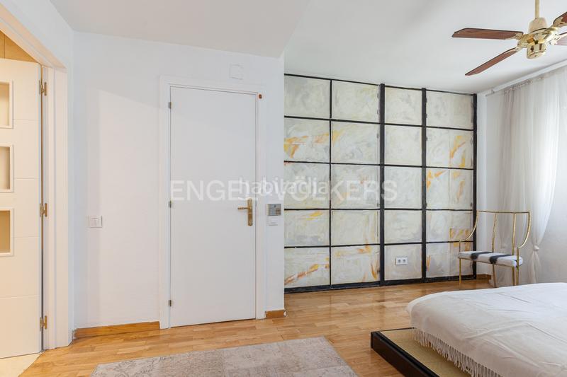 Foto 1e1fc5d4-de4b-4856-915e-b8fcaab59637. Alquiler casa exclusivo chalet en conde de orgaz con piscina y jardines en Madrid