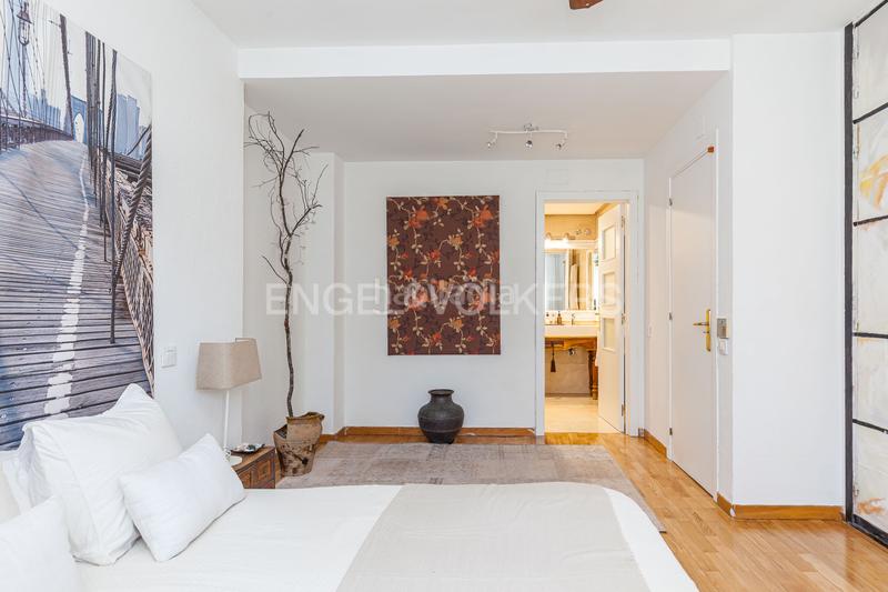 Foto 28791924-a044-48b7-b5ab-7a689e404d86. Alquiler casa exclusivo chalet en conde de orgaz con piscina y jardines en Madrid