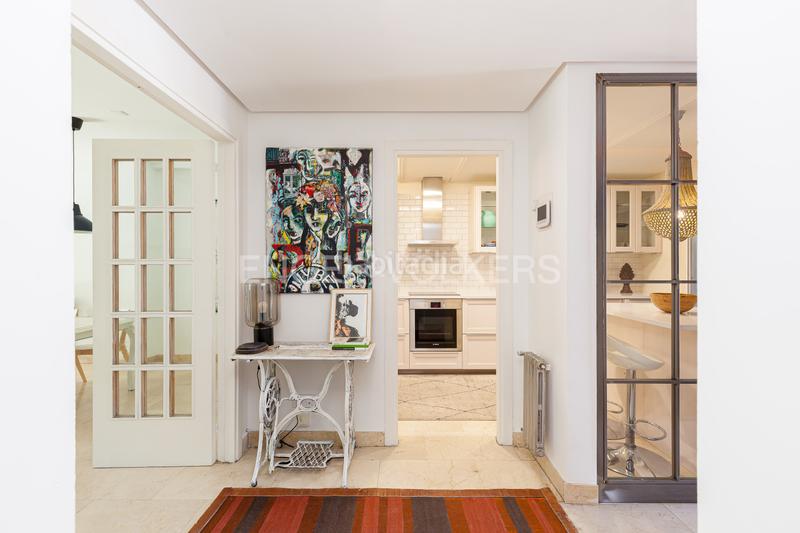 Foto 880e9cff-5286-4717-820f-a2e7ad767153. Alquiler casa exclusivo chalet en conde de orgaz con piscina y jardines en Madrid