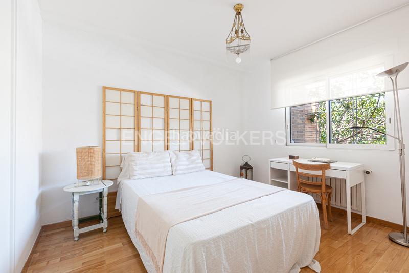 Foto 9510e81b-5622-44f2-8972-c330c98c98d1. Alquiler casa exclusivo chalet en conde de orgaz con piscina y jardines en Madrid