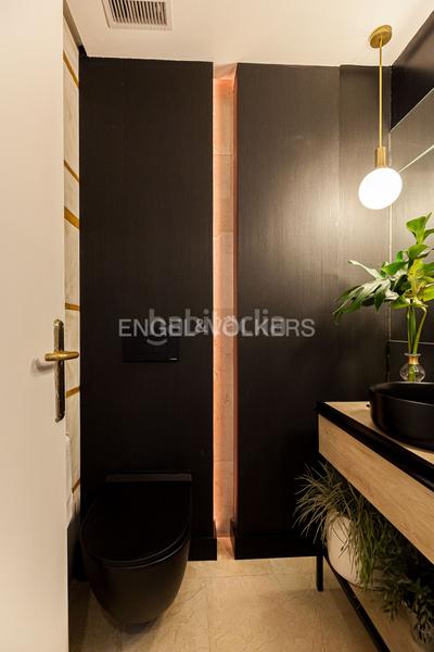 Foto d0e726af-973b-4493-b2e2-fff0a6635ea2. Alquiler casa exclusivo chalet en conde de orgaz con piscina y jardines en Madrid