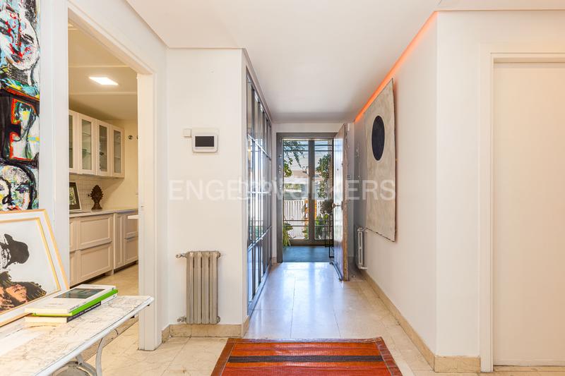 Foto e3321893-160a-43f4-b719-0fcbac73d47c. Alquiler casa exclusivo chalet en conde de orgaz con piscina y jardines en Madrid