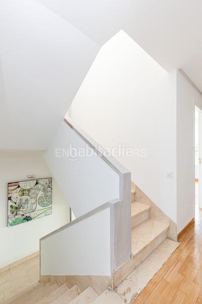 Foto e5021f2a-8332-44f3-9db1-780af5cc51fd. Alquiler casa exclusivo chalet en conde de orgaz con piscina y jardines en Madrid