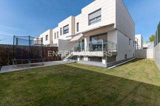 Location Maison jumelée  Calle reyes católicos. Magnífico adosado de esquina obra nueva en alquiler