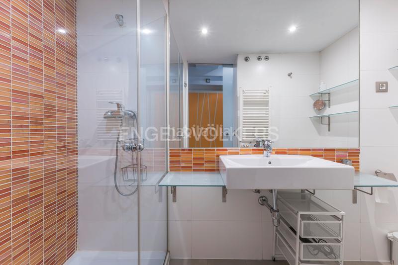 Foto 9eb16b66-d3c7-4378-b180-8a1b63570368. Alquiler apartamento piso moderno de un dormitorio en el centro , zona Sol en Madrid