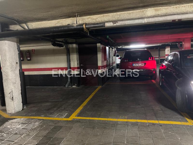 Foto f118fb9f-3b0d-44a9-9e91-946a14da8793. Location appartement avec chauffage parking dans Recoletos Madrid