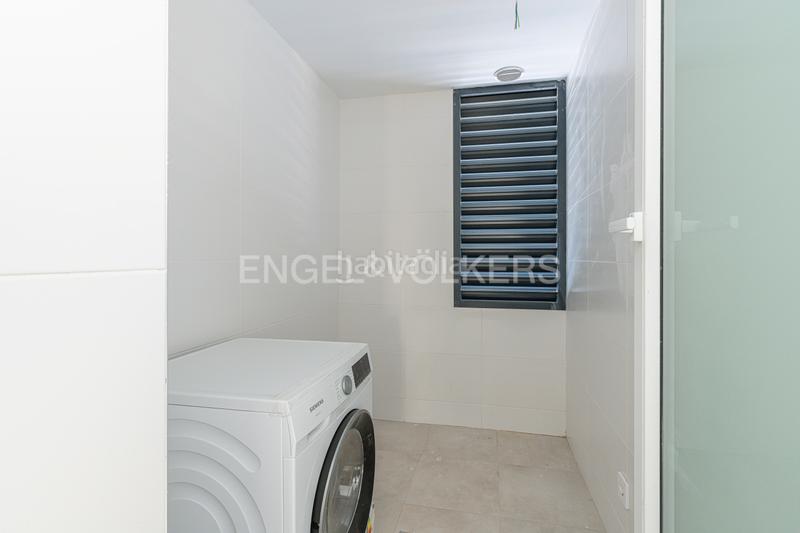 Foto 0f64aabd-43b4-4f90-a404-60d2ea335346. Appartement mit heizung parking pool in urbanización La Moraleja La Moraleja