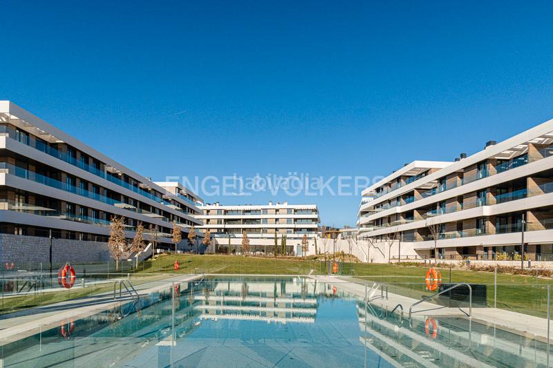 Foto 5872507f-c7d4-47b2-9e82-a3afe1adcca9. Appartement mit heizung parking pool in urbanización La Moraleja La Moraleja