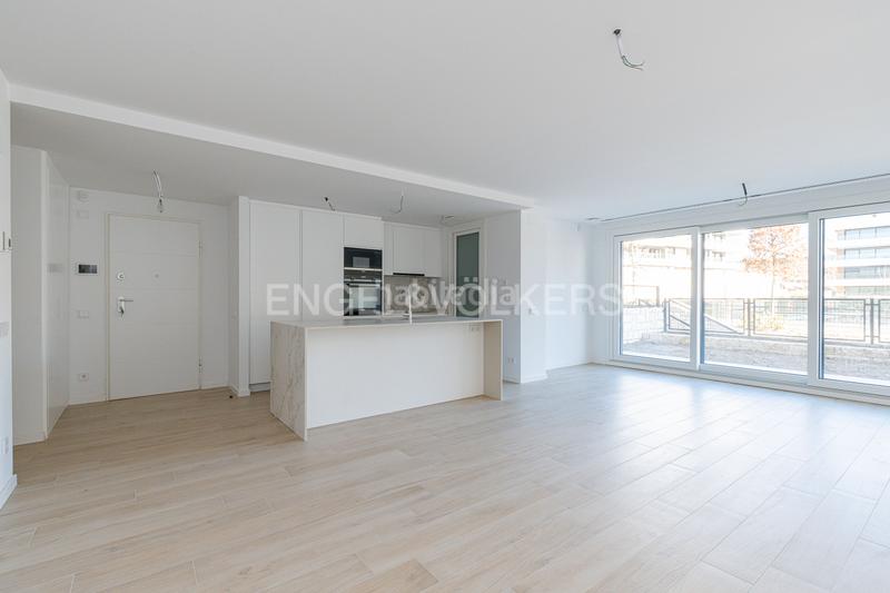 Foto 6d887c97-c4ae-46b2-a0df-a72f71bb3ac0. Appartement mit heizung parking pool in urbanización La Moraleja La Moraleja