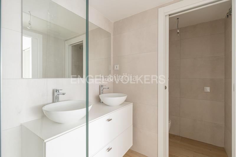 Foto 77624b32-60cd-43ce-981c-a8a83b928c62. Appartement mit heizung parking pool in urbanización La Moraleja La Moraleja