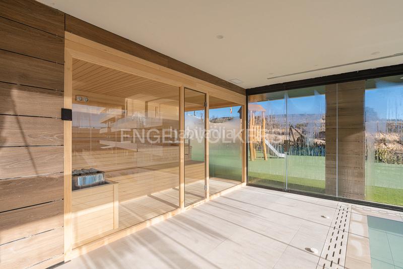 Foto c4157472-5cc3-432d-b38f-e743d0ced50d. Appartement mit heizung parking pool in urbanización La Moraleja La Moraleja