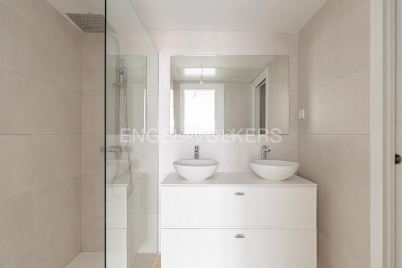 Foto ed2939fa-2dd4-4576-96ae-6e95600dadfb. Appartement mit heizung parking pool in urbanización La Moraleja La Moraleja