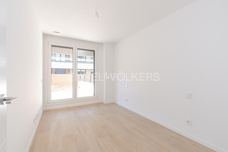 Foto f4444bb7-e563-49a7-9c76-b8c7b8801d6b. Appartement mit heizung parking pool in urbanización La Moraleja La Moraleja