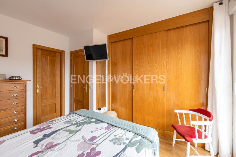 Foto 0feba6d0-b79c-4ac8-bfef-e90479fb4f69. Lloguer casa amb calefacció aparcament piscina a Loeches