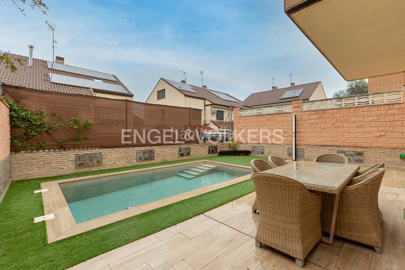 Foto 24260cd2-cfaf-4eda-a760-32f2c091d612. Lloguer casa amb calefacció aparcament piscina a Loeches