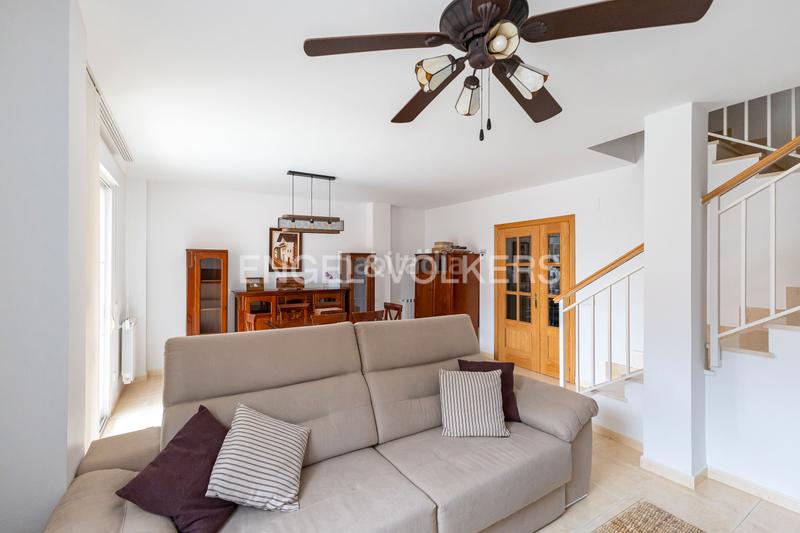 Foto cc97c697-b212-4be8-ab1f-c59413cf538d. Location maison avec chauffage parking piscine dans Loeches