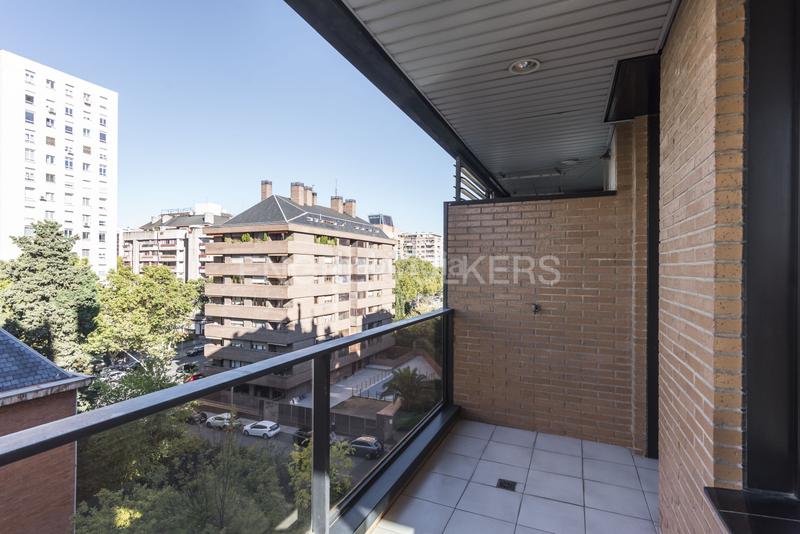 Foto 6da97370-f8bd-4014-a25b-c628b84975df. Alquiler apartamento espectacular apartamento luminoso, con terrazas y garaje en Madrid