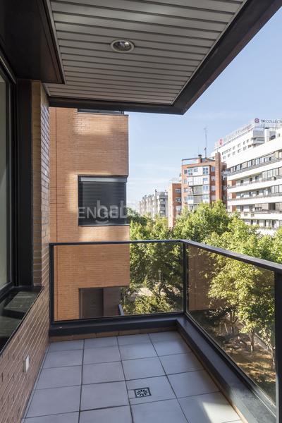 Foto 7aa572a9-4219-4abf-a69c-0d26ea8f357b. Alquiler apartamento espectacular apartamento luminoso, con terrazas y garaje en Madrid