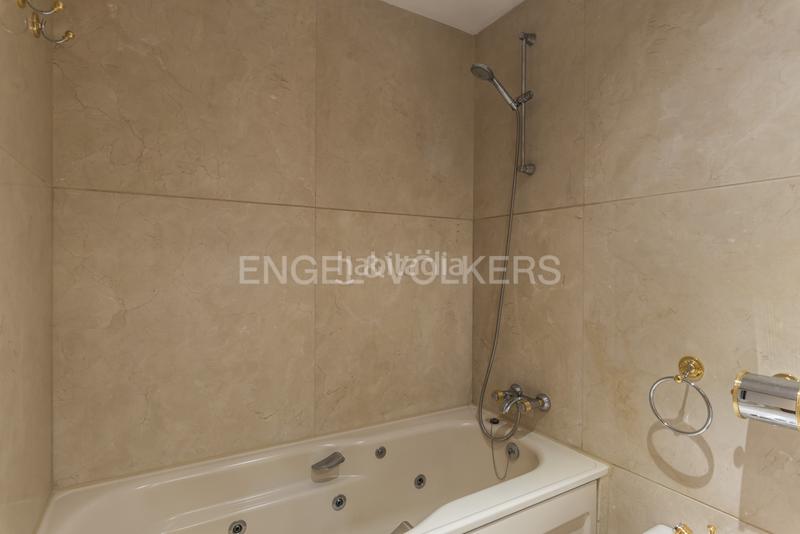 Foto f014eb3e-4a68-4f65-adba-7d0ee27cdd41. Alquiler apartamento espectacular apartamento luminoso, con terrazas y garaje en Madrid