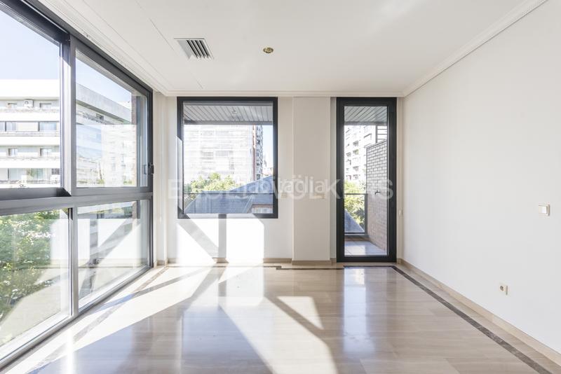 Foto d021b42d-f1cb-4d59-bd91-0e790e1327b1. Miete appartement mit heizung parking in Nueva España Madrid